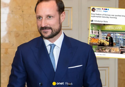 Między półkami zauważyli znajomą twarz. Okazało się, że to… król