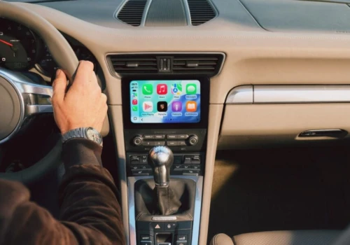 Porsche unowocześnia starsze 911, Boxstery i Caymany. CarPlay bez kabla
