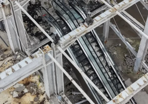 Postapokaliptyczne widoki w centrum Wrocławia. Tak rozbierają Arkady Wrocławskie