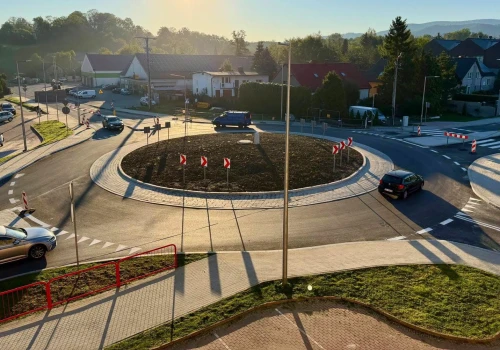 Jasienica: rondo przy szkole gotowe