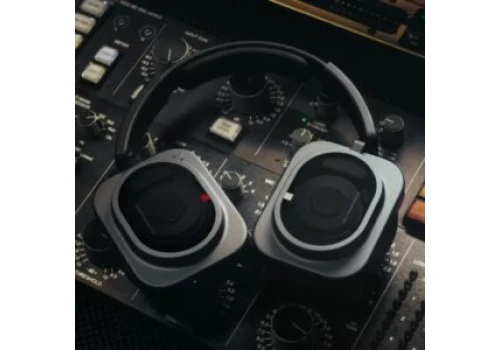 Headphone (1) Pro już dostępne. Nothing wkracza w sferę premium ze słuchawkami, które mają 3 przetworniki i 10 mikrofonów!