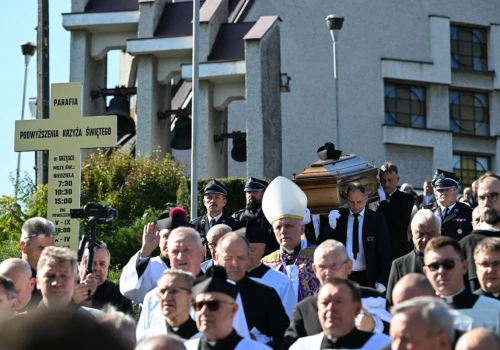 Poruszające pożegnanie księdza zamordowanego przez Ukraińca. Padły niezwykłe słowa o jego ostatnich chwilach