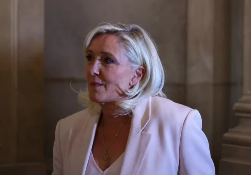 Marine Le Pen mówi o „manipulacji” wokół Jordana Bardelli