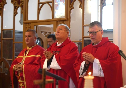 Dobrowolny odpis od podatku zamiast Funduszu Kościelnego? Płacilibyśmy więcej niż teraz