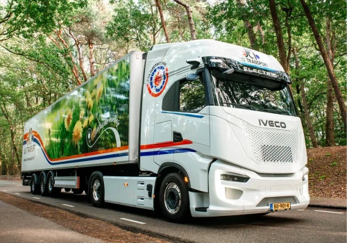 1142-konne Iveco przy dostawach do Lidla – nowy przód już w barwach przewoźnika