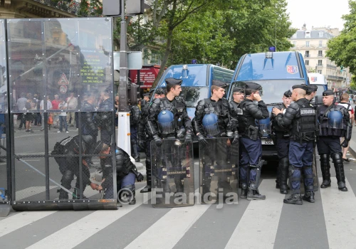 Protesty w liceach we Francji. Zatrzymania, blokady i ranni