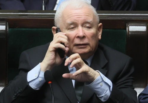 Kaczyński walczy o względy Nawrockiego. Posłał do pałacu swojego emisariusza