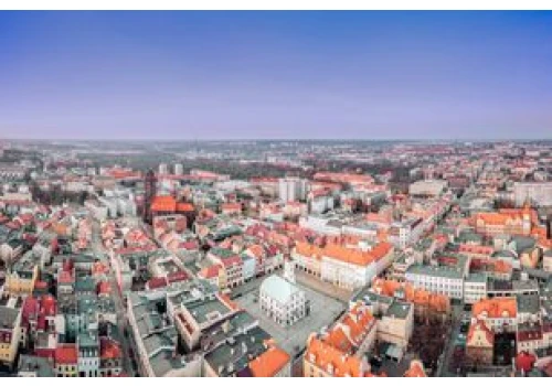 Tutaj zjesz pyszny i tani obiad w Gliwicach. TOP 13 lokali ze świetnymi opiniami. Oto restauracje polecane przez mieszkańców.