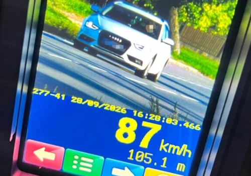 Policjanci ruszyli za Audi. Kierowca otrzymał 24 punkty karne i 6000 zł mandatu