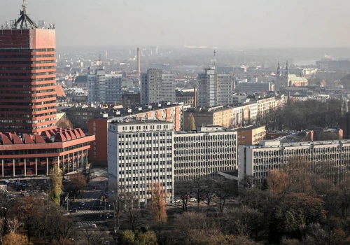 Z Poznania do Indii. Dwie firmy przenoszą oddziały. Przeprowadzą zwolnienia grupowe