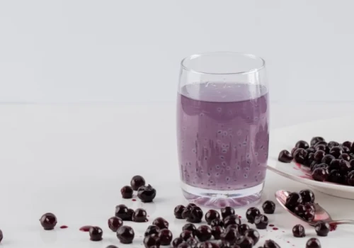 Aronia, mniszek i mięta - jak wykorzystać te rośliny w domowej kuchni