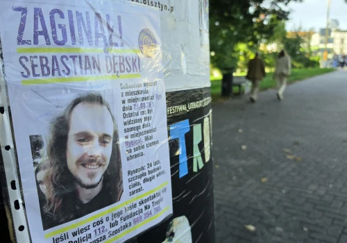 Sebastian zaginął ponad miesiąc temu. Na olsztyńskich słupach pojawiły się plakaty z wizerunkiem 24-latka