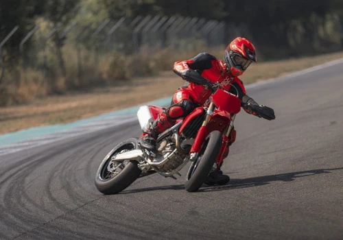 Ducati Desmo450 SM. Pierwsze wyczynowe supermoto z Borgo Panigale