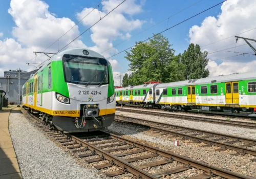 Drugi dzień chaosu na kolei. Warszawa Wileńska–Zielonka wciąż z utrudnieniami, dziesiątki pociągów odwołane