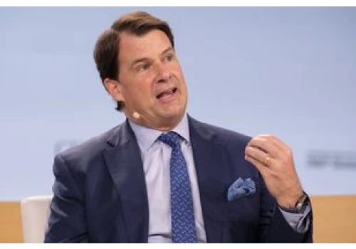Prezes Forda krytykuje Europę za przyjęcie chińskich aut, sam ma umowę z Geely