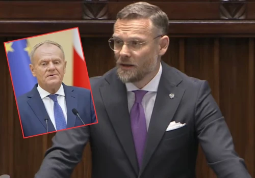 Bogucki rozsiadł się w gabinecie, spojrzał w kamerę i… TAK poucza Tuska. „Zamiast człapać…”