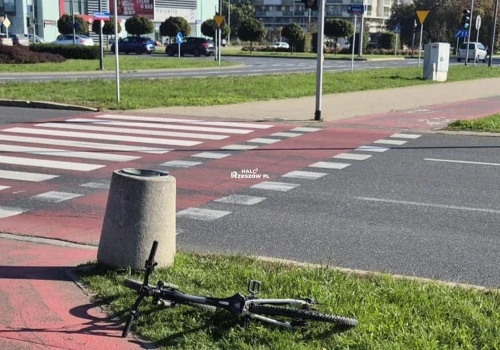 Zderzenie samochodu z rowerzystą na al. Kopisto. 12-letni chłopiec trafił do szpitala