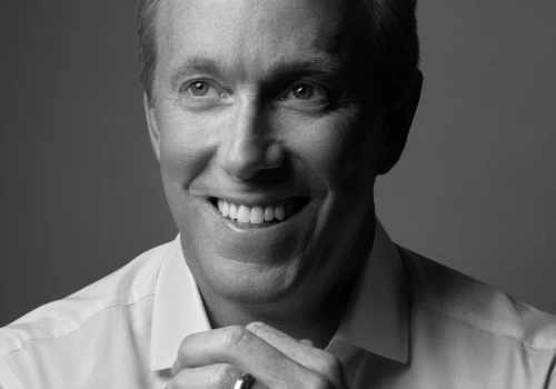 Condé Nast szuka nowego CEO. Roger Lynch zamienia „Vogue’a” na świat Barbie