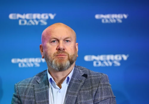 Dezinformacja uderza w polską energetykę. Orlen wskazuje na działania Rosji