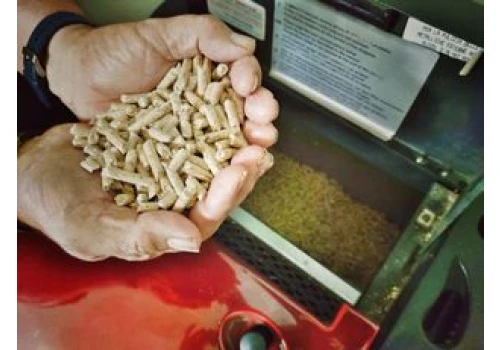 Tania alternatywa dla pelletu. Producent pieców: można tym palić