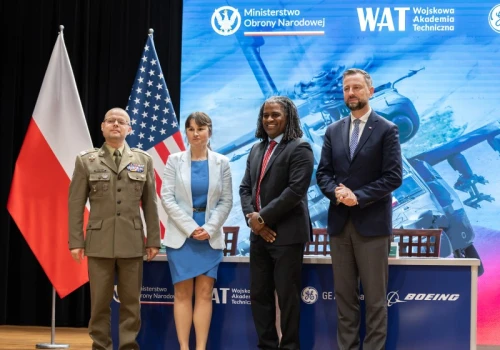 WAT podpisał z koncernami Boeing i GE Aerospace umowy wykonawcze programu Apache