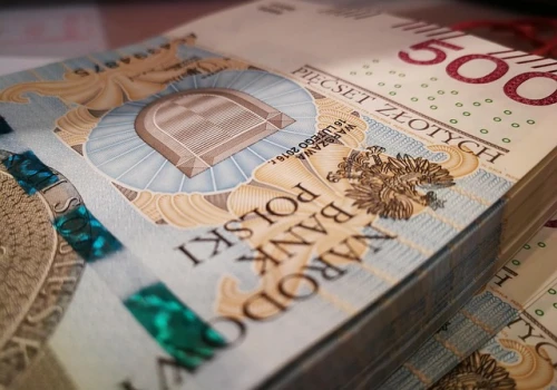 Firmy szykują odpowiedź na podwyżki pensji minimalnej. Zwolnienia nie są pierwszym wyborem