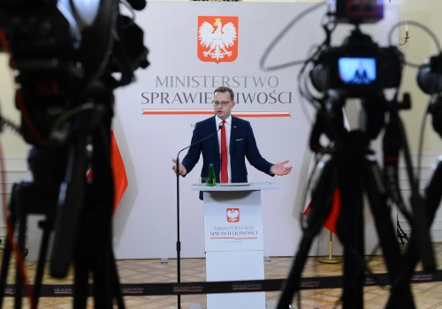 Marcin Romanowski ma list żelazny. Jest decyzja sądu, politycy komentują