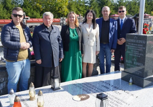 Ocalmy nagrobki od zapomnienia. Poszukiwani wolontariusze na II Radzyńską Kwestę