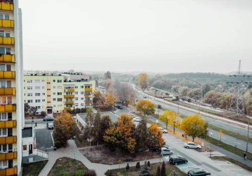 Pięciolatka wypadła z 11. piętra. Matka dziewczynki odpowie przed sądem na dwa zarzuty