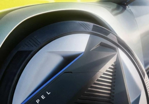 Opel nie rezygnuje z kombi. STX Concept zapowiada Astrę nowej generacji