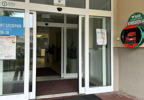 Potwierdziły się doniesienia. Politycy przyjmowani poza kolejką