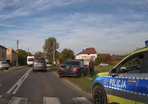 Kolizja na ul. Chełmońskiego w Jaworznie. Kierująca BMW ukarana mandatem