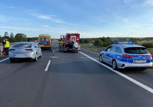 Poważny wypadek na S7 pod Białobrzegami. Trasa w stronę Radomia zablokowana, tworzą się wielokilometrowe korki