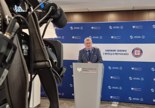 Coraz więcej zachorowań na grypę i COVID. Ważna zmiana w szczepieniach