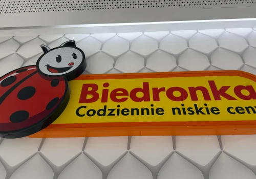 W piątek rusza gigantyczna promocja w Biedronce. Klienci dostaną 4 produkty, a zapłacą tylko za 2