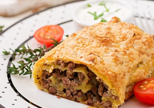 Turecka rolada na niedzielny obiad. Nie zgadniesz, z czego robią ciasto