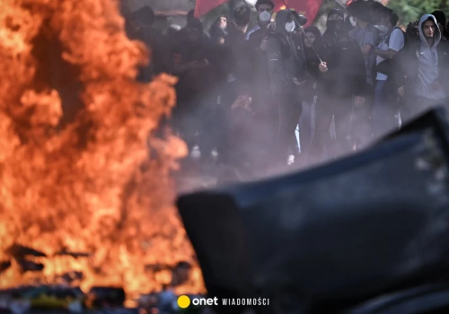 Francja znów płonie. 