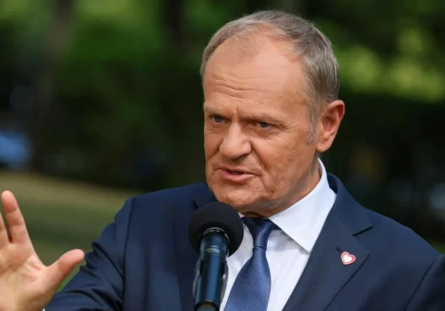 Donald Tusk pojawił się na wydarzeniu, na którym było wiele rodzin. Jego gest w stronę dzieci uchwyciły wszystkie kamery