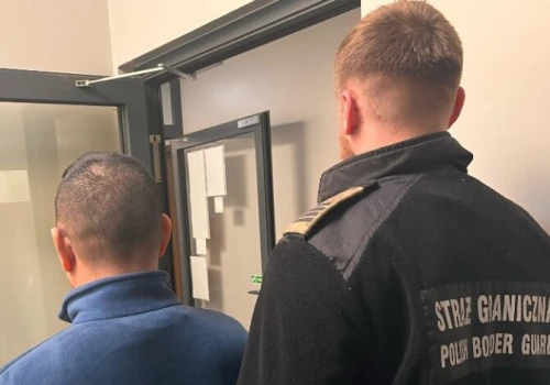 Kradzieże, narkotyki i jazda po alkoholu. Siedmiu cudzoziemców deportowanych