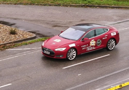 Tesla Model S przejechała już 3 mln km. Jej właściciel ma znacznie większe ambicje