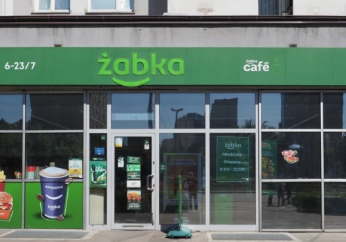 Książulo nie będzie tym razem recenzował. Wchodzi ze swoim produktem do Żabki
