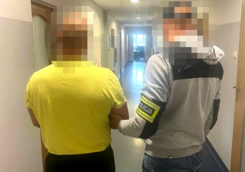 We dwóch pobili 55-latka i uciekli. Sklepowy monitoring pomógł policjantom ich odnaleźć