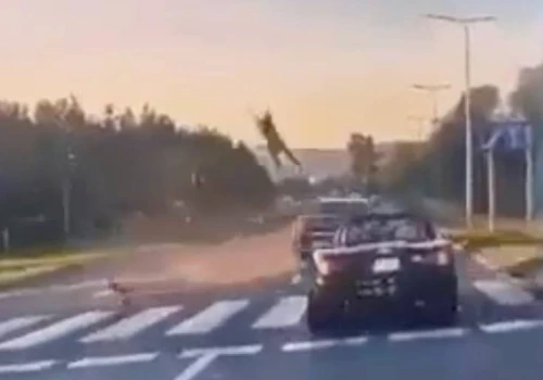 Jechał jak szaleniec i zabił pieszego na pasach w Nowym Sączu. Jest nagranie