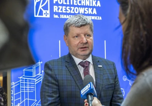 Rektor politechniki: przyszłość należy do ludzi, którzy nauczą się współpracować z maszynami