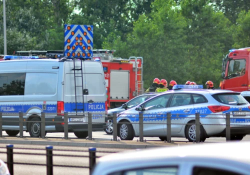 Poważny wypadek na Trasie Łazienkowskiej. Kierowca był reanimowany