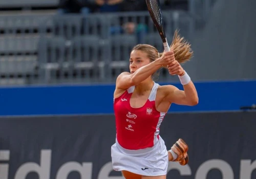 ATP i WTA Pekin. Hurkacz w półfinale, Świątek wygrywa, Chwalińska gra dalej w deblu