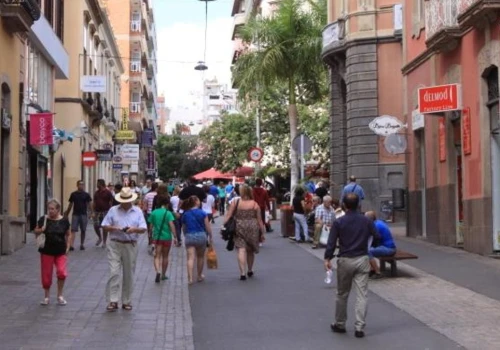 Cień nad Calle Castillo: Santa Cruz zleca projekt osłon przeciwsłonecznych