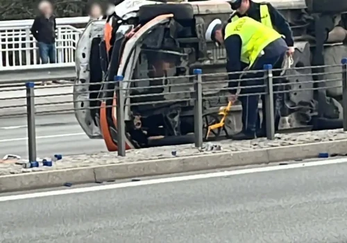 Śmiertelny wypadek na Trasie Łazienkowskiej. Kierowca był reanimowany, zmarł w szpitalu