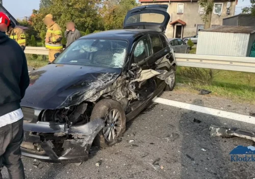 Dwie osoby poszkodowane w wypadku na DK8. Droga zablokowana