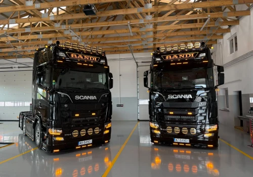 Dwóch braci i dwie Scanie 770S – Bandi Transport przesiada się na najmocniejsze V8